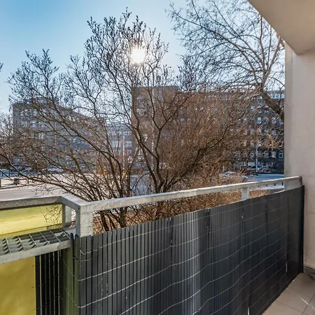 Ludna 12 By Homeprime *